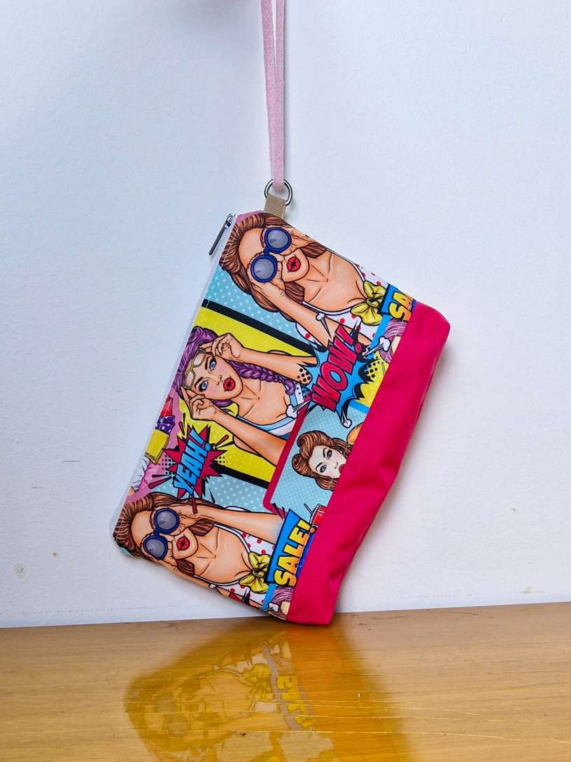 'Summer' Large Cartoon Clutch